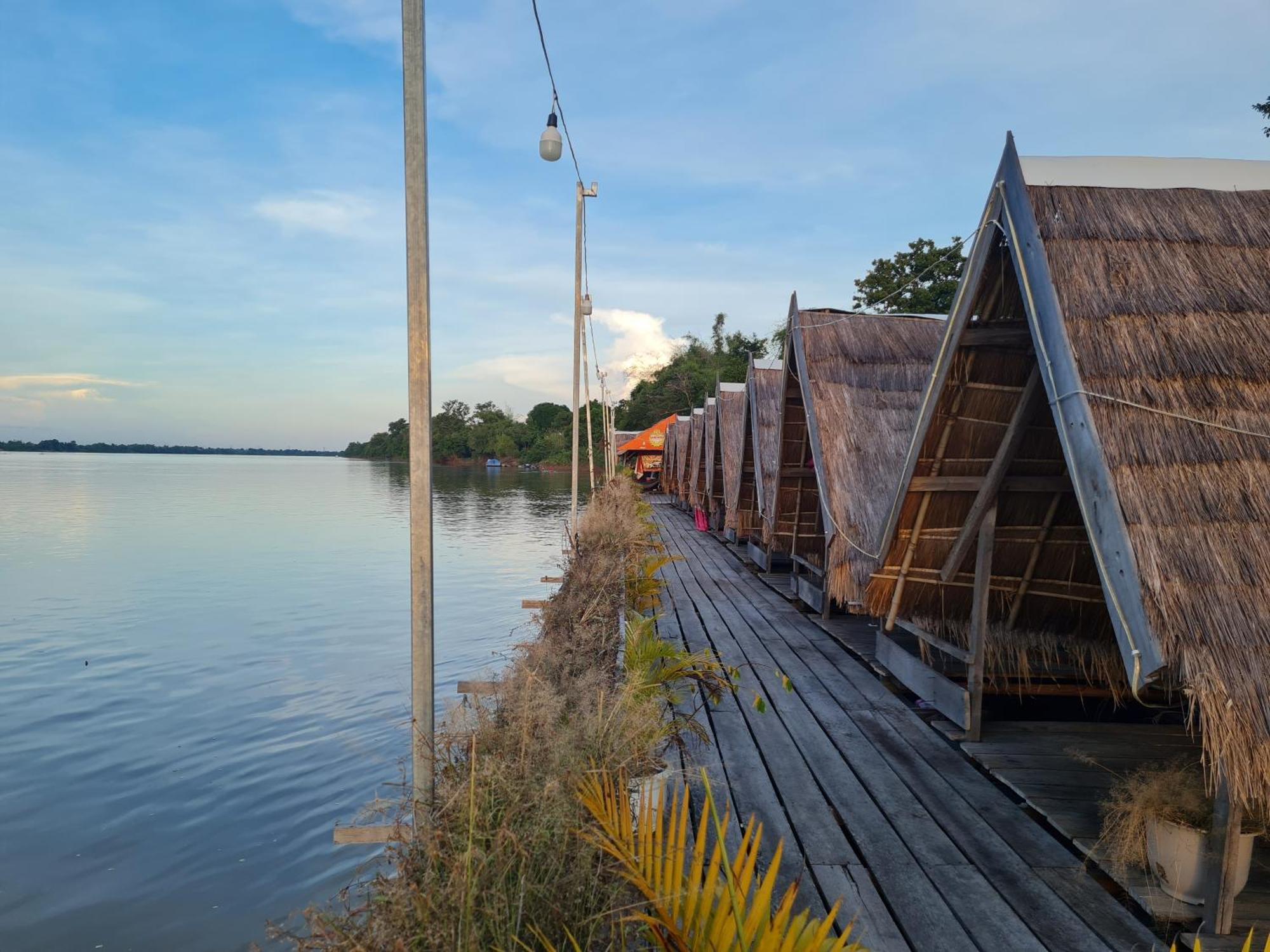 Savet Guesthouse Stoeng Treng Exterior foto